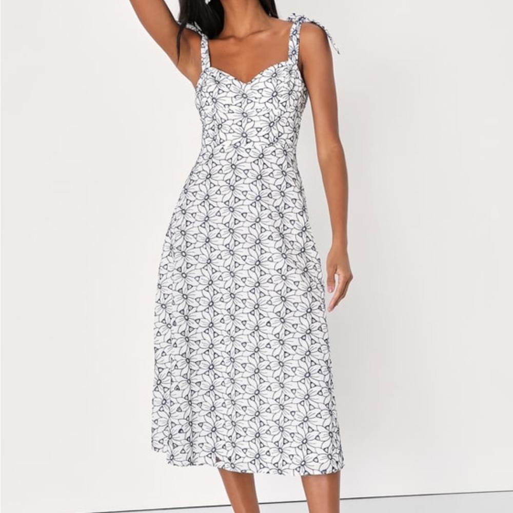 BNWT White and Blue Floral Dress. Size Small.